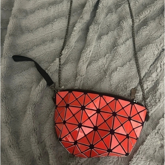 Geodesic purse used  once- very cool, it’s made of plastic and cotton - Picture 5 of 5